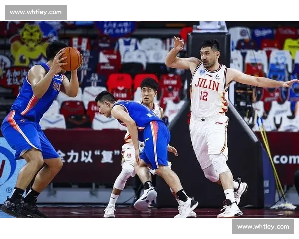 中国男篮对阵男丁格尔明星队巅峰对决引爆赛场热议与篮球激情碰撞